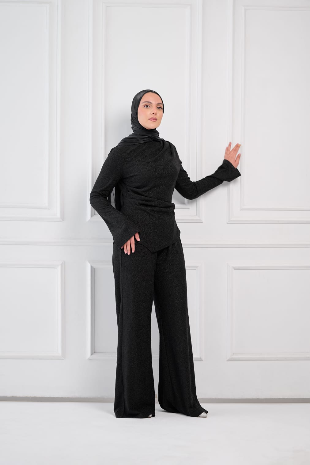 Defined Glow Soiree Set in Black