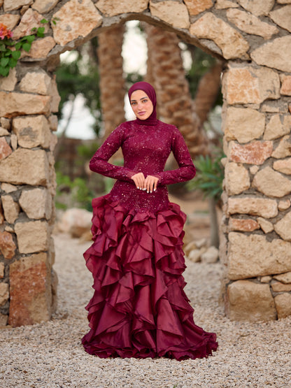 Shimmering Ruffles dress in burgundy