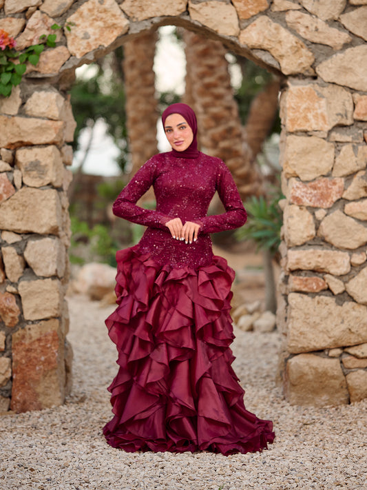 Shimmering Ruffles dress in burgundy