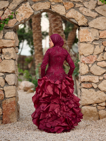 Shimmering Ruffles dress in burgundy