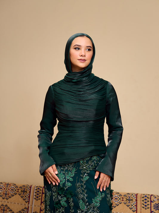 The Petal Fall Set in Emerald Green