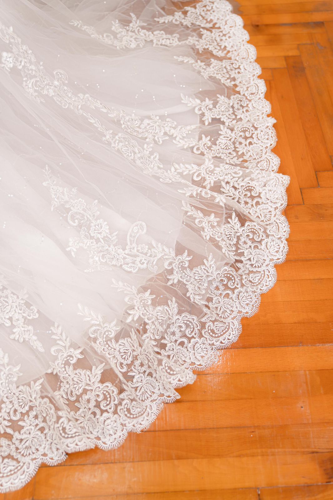 Off-shoulder Lace Bridal Dress