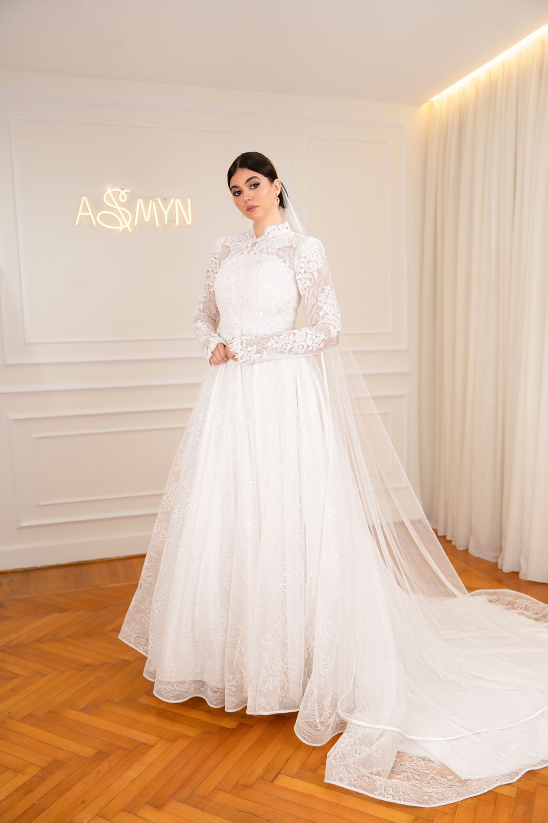 Off-white Lace Simple Bridal Dress