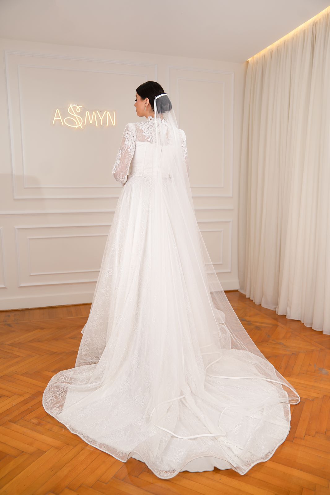 Off-white Lace Simple Bridal Dress