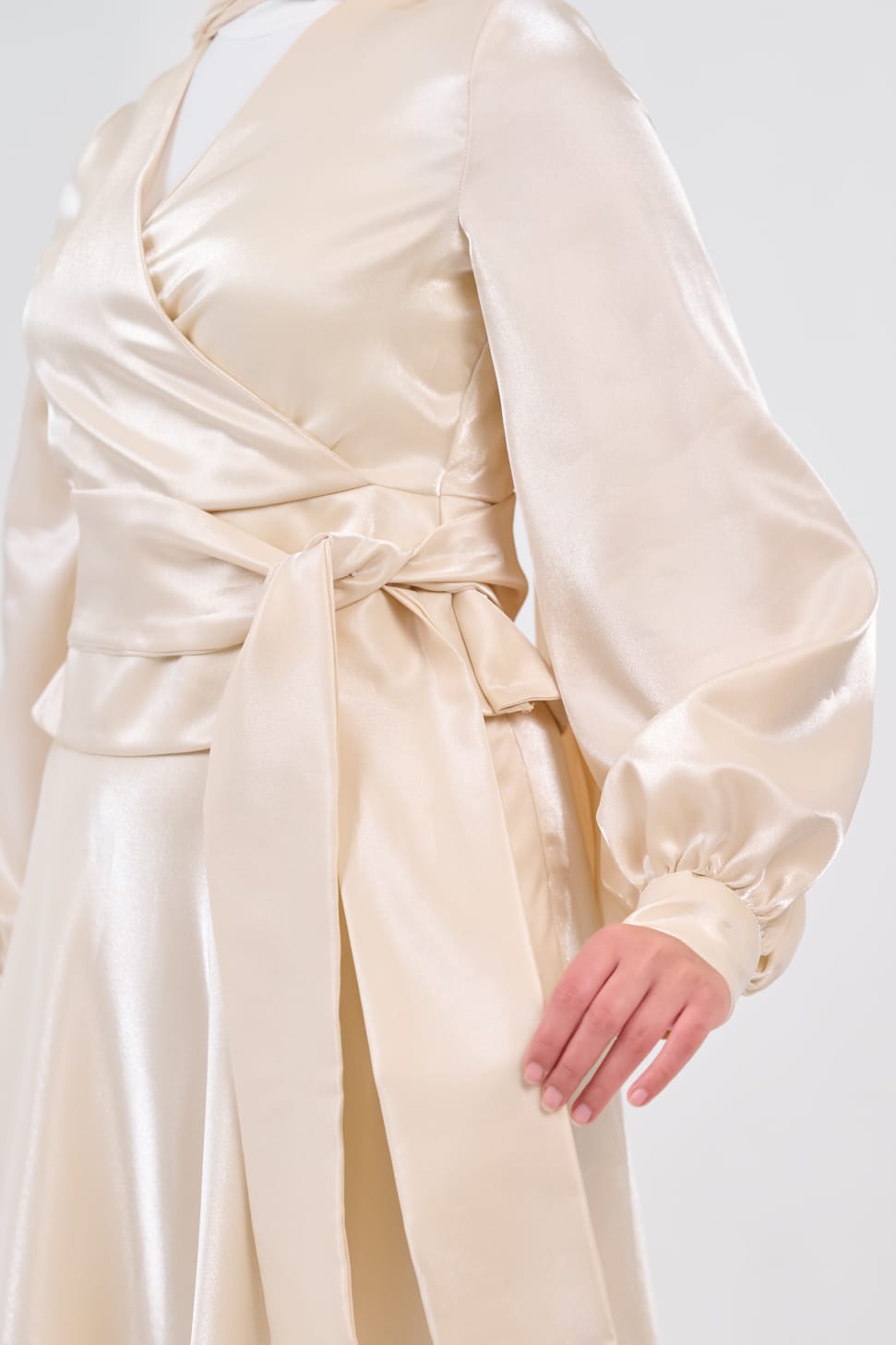 Shadow & Shine Soiree Wrap Set in Golden Beige